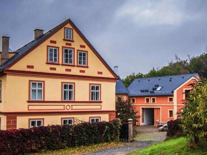 Hotel Penzion Pod Kalvarii à Úštěk Extérieur photo