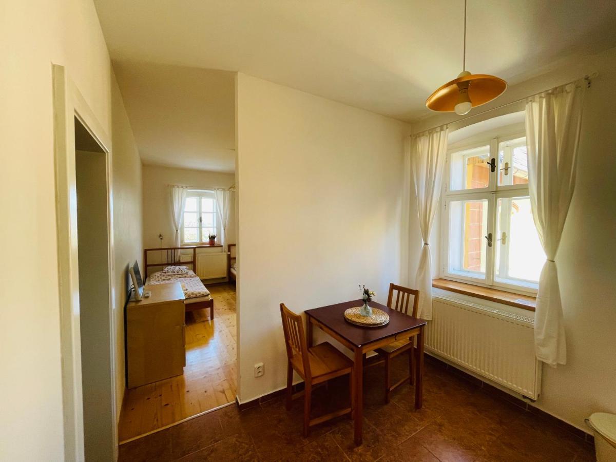 Hotel Penzion Pod Kalvarii à Úštěk Extérieur photo